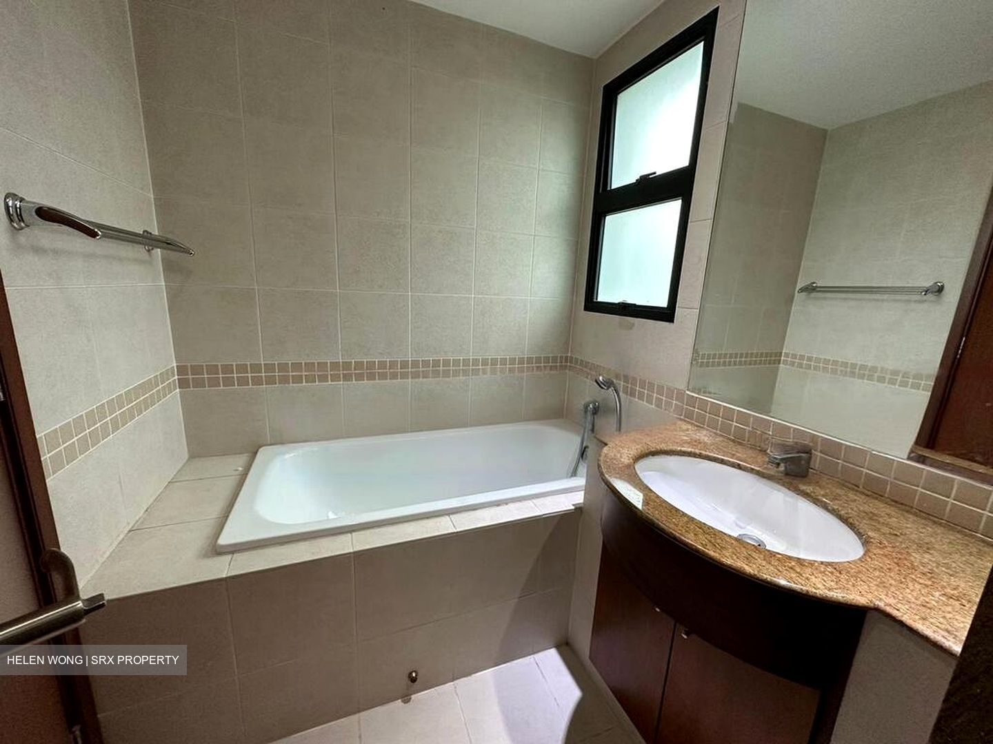 Woodsvale (D25), Condominium #567214891